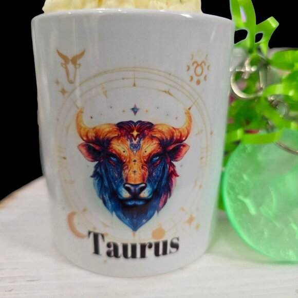 Taurus Zodiac Candle Gift Set ✦ Scented Mug Candle + Handmade Resin Keychain NWT - Picture 5 of 5